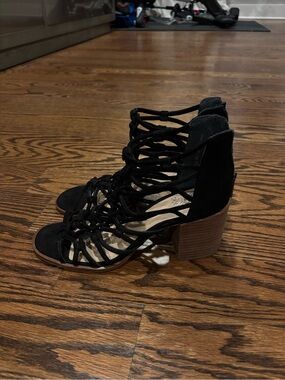 Vince Camuto Karika Strappy Cage Sandal - Black